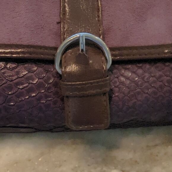 Elizabeth Arden Wristlet Women's Snakeskin Style Purple Snap Closure - Picture 6 of 12